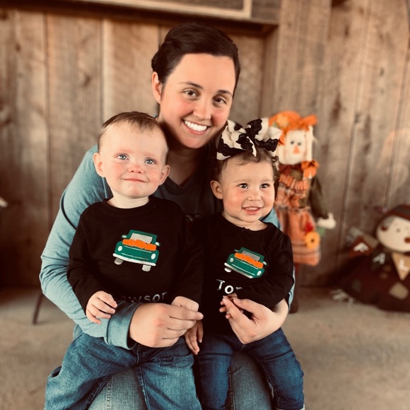 Meet your Posher, Laura - Picture 2 of 5